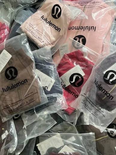 marca de ropa deportiva lululemon