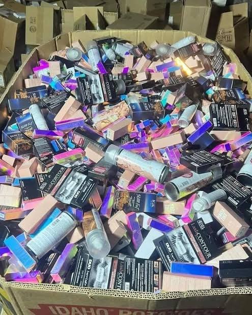 lotes de cosméticos para reventa en México